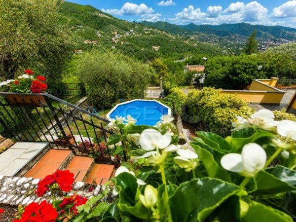 casa indipendente in vendita a Rapallo