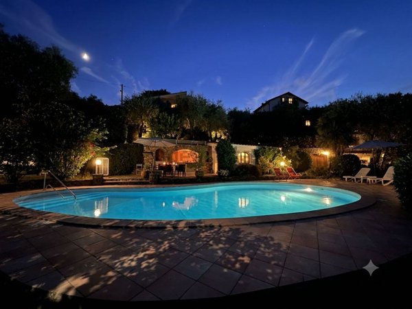 casa indipendente in vendita a Rapallo in zona San Massimo