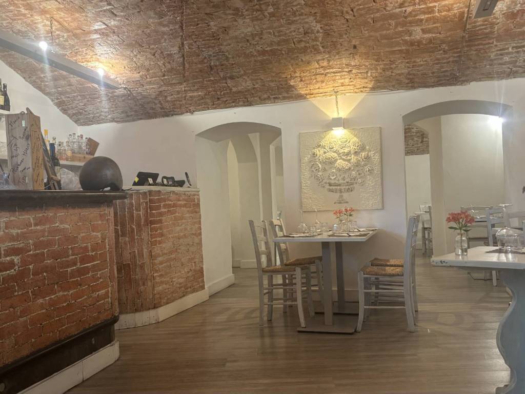 negozio in vendita a Rapallo in zona San Michele di Pagana