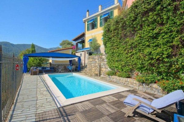 casa indipendente in vendita a Rapallo in zona San Pietro di Novella