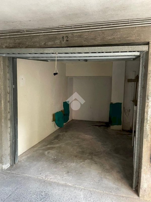 box auto in vendita a Rapallo