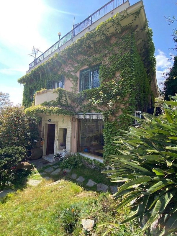 casa indipendente in vendita a Rapallo in zona San Michele di Pagana