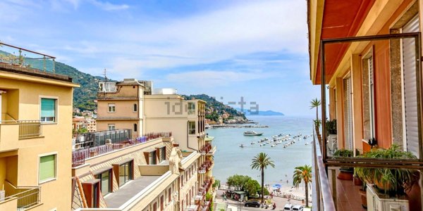 appartamento in vendita a Rapallo in zona San Michele di Pagana