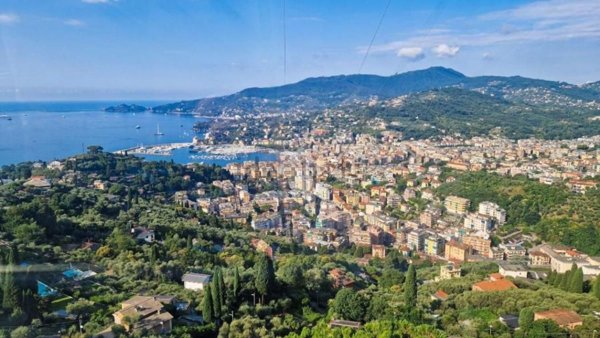 locale di sgombero in vendita a Rapallo in zona Santa Maria del Campo