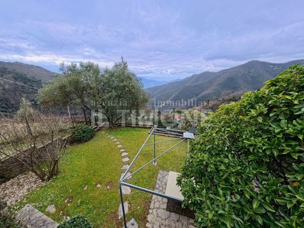 appartamento in vendita a Rapallo in zona San Maurizio di Monti