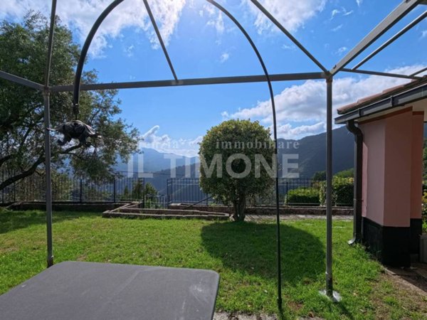 casa indipendente in vendita a Rapallo in zona Montallegro
