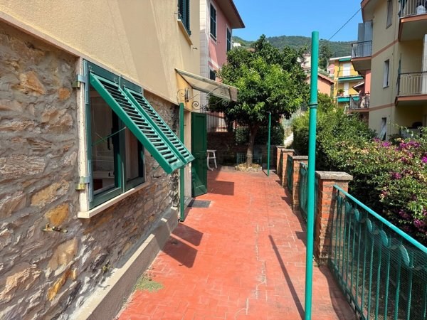 appartamento in vendita a Rapallo in zona San Michele di Pagana