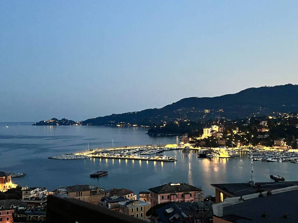 appartamento in vendita a Rapallo in zona San Michele di Pagana