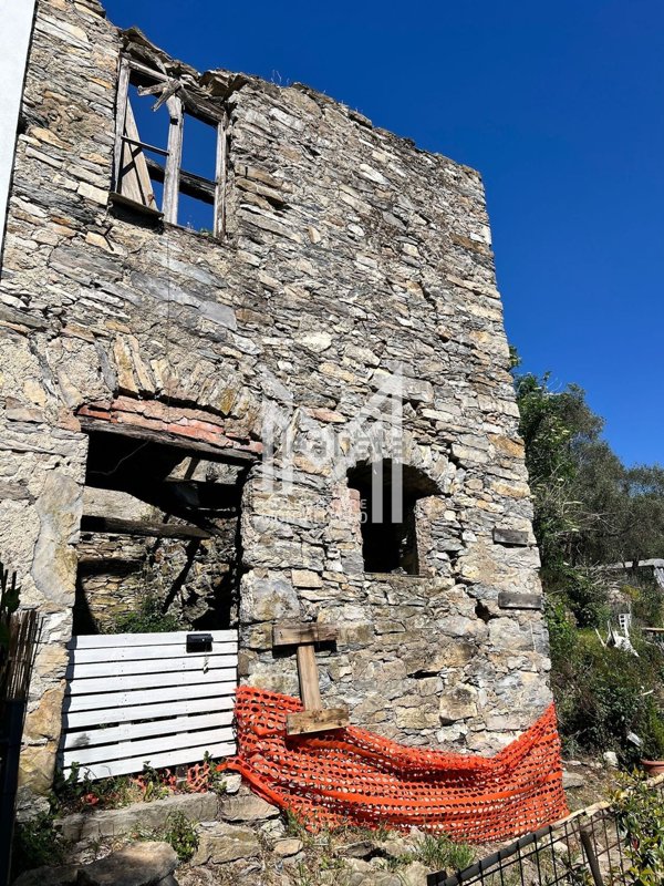 casale in vendita a Rapallo in zona San Massimo