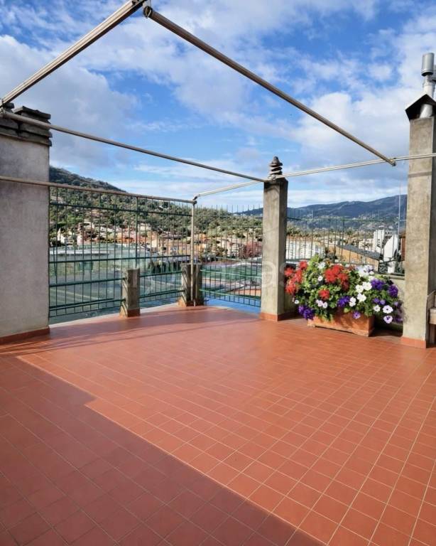 appartamento in vendita a Rapallo in zona Santa Maria del Campo