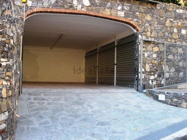 box auto in vendita a Rapallo in zona San Michele di Pagana