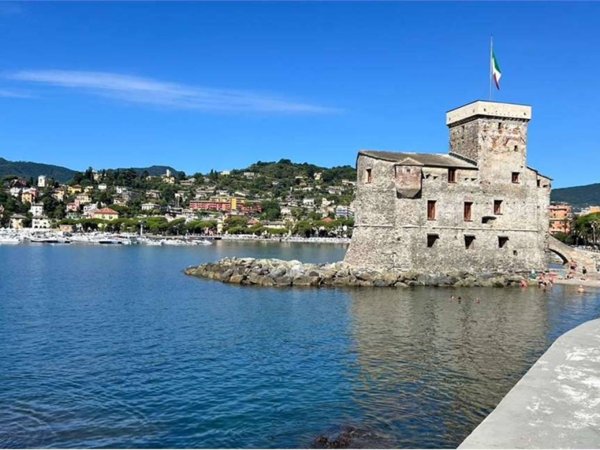 appartamento in vendita a Rapallo in zona San Michele di Pagana