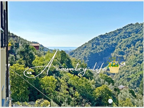 casa indipendente in vendita a Rapallo in zona Sant'Andrea di Foggia