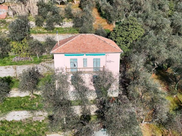 casa indipendente in vendita a Rapallo in zona Sant'Andrea di Foggia