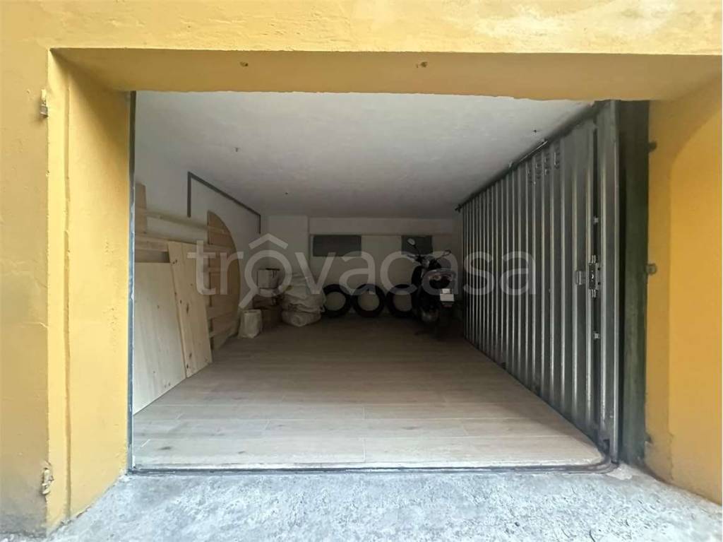 box auto in vendita a Rapallo