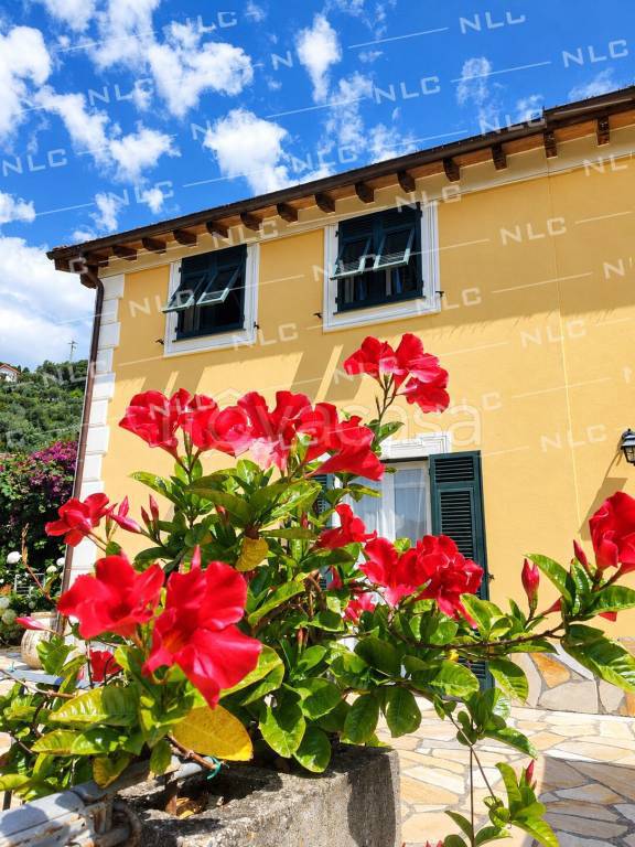 casa indipendente in vendita a Rapallo in zona Santa Maria del Campo
