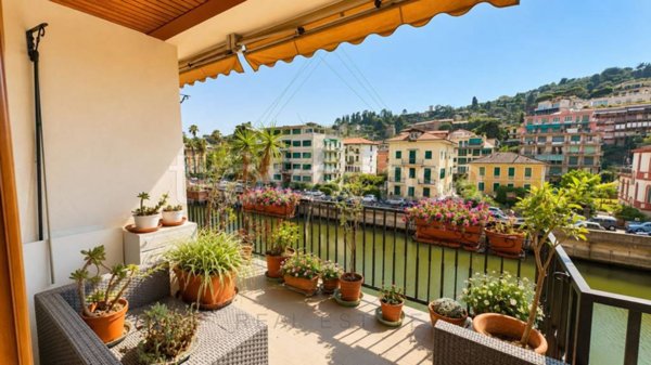 appartamento in vendita a Rapallo in zona San Michele di Pagana