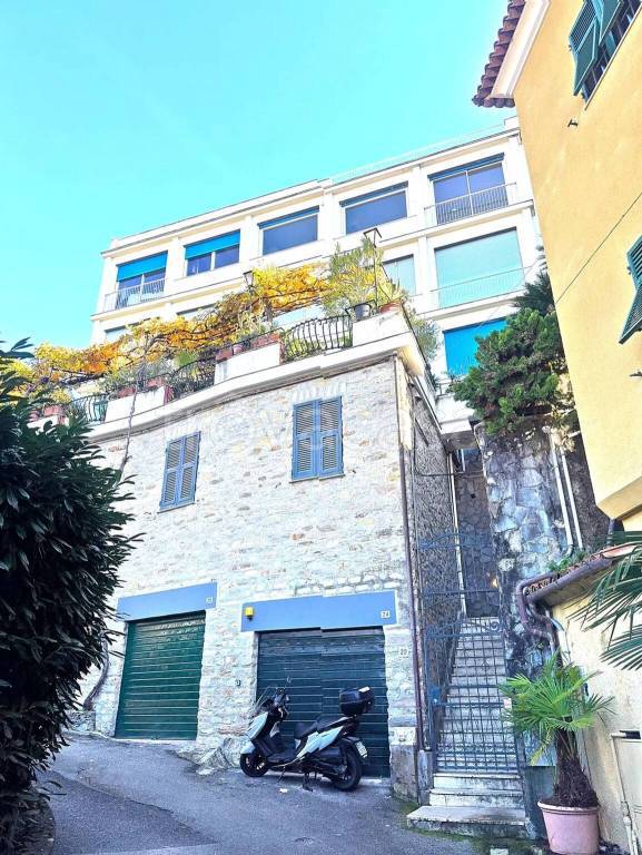 appartamento in vendita a Rapallo in zona San Michele di Pagana