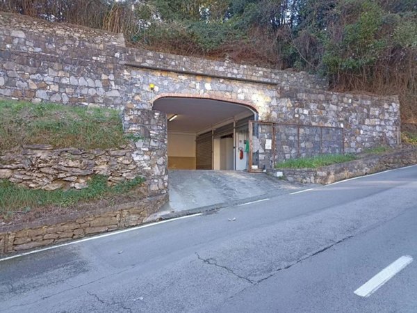 box auto in vendita a Rapallo in zona San Michele di Pagana
