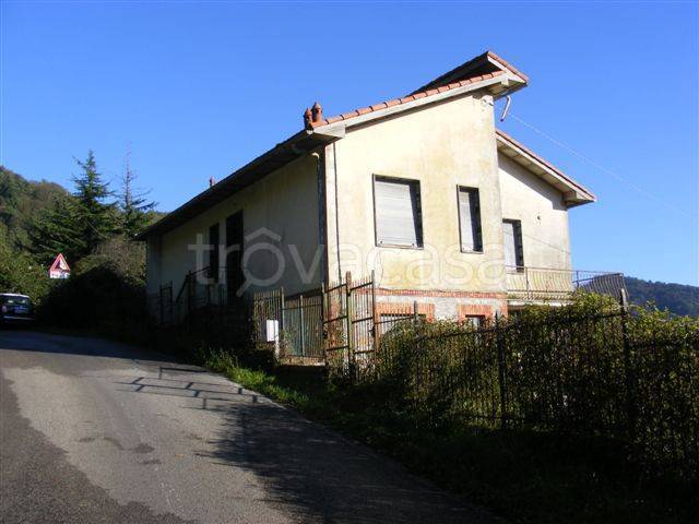 casa indipendente in vendita a Rapallo in zona Montallegro