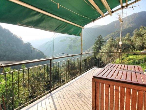 casa indipendente in vendita a Rapallo in zona San Maurizio di Monti