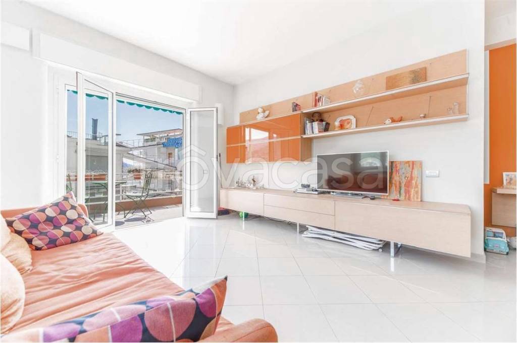 appartamento in vendita a Rapallo in zona San Michele di Pagana