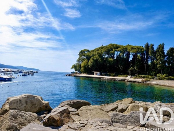 appartamento in vendita a Rapallo in zona San Michele di Pagana