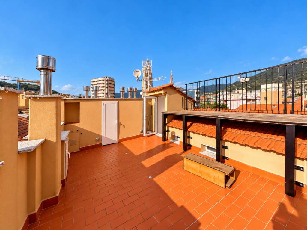appartamento in vendita a Rapallo in zona San Michele di Pagana