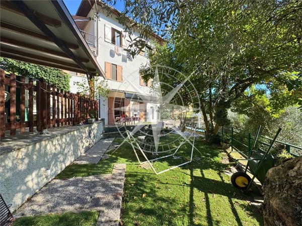 casa indipendente in vendita a Rapallo