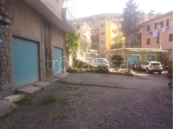 locale commerciale in vendita a Recco