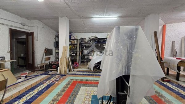 locale di sgombero in vendita a Recco