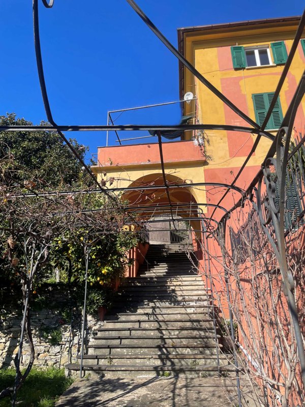 appartamento in vendita a Recco in zona Megli