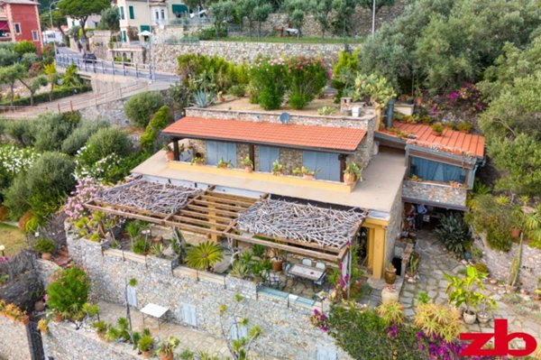 casa indipendente in vendita a Recco