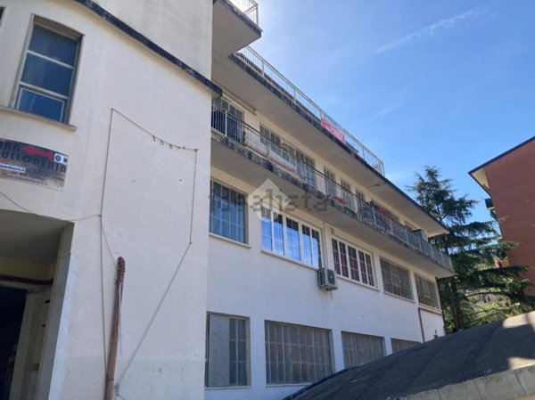 capannone in vendita a Recco