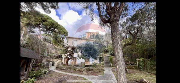 casa indipendente in vendita a Recco