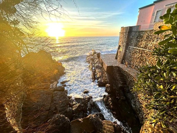 casa indipendente in vendita a Recco in zona Megli