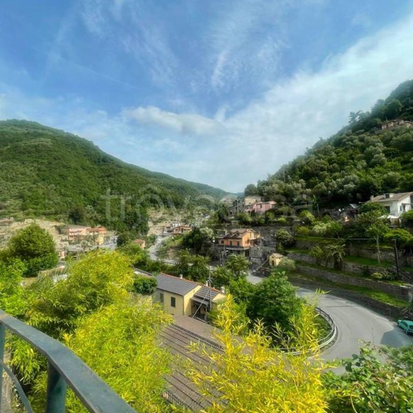 locale commerciale in vendita a Recco
