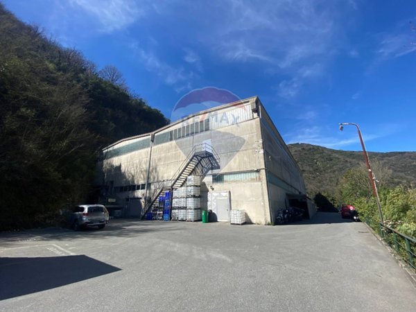 locale commerciale in vendita a Recco in zona San Rocco