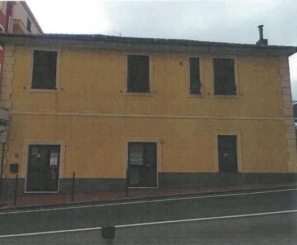 esavano in vendita a Recco