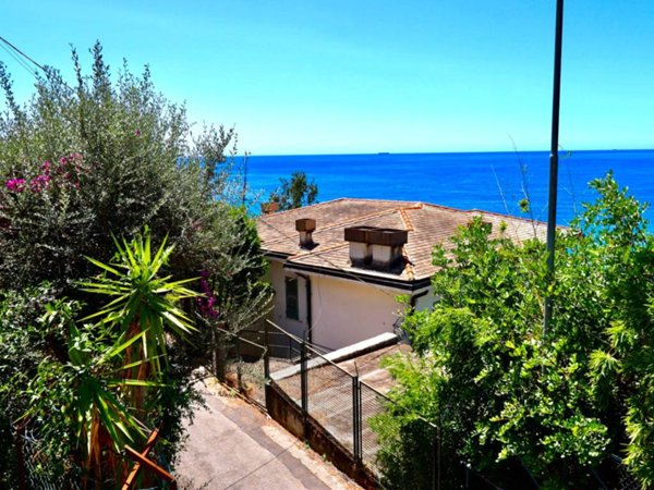 appartamento in vendita a Recco in zona Polanesi