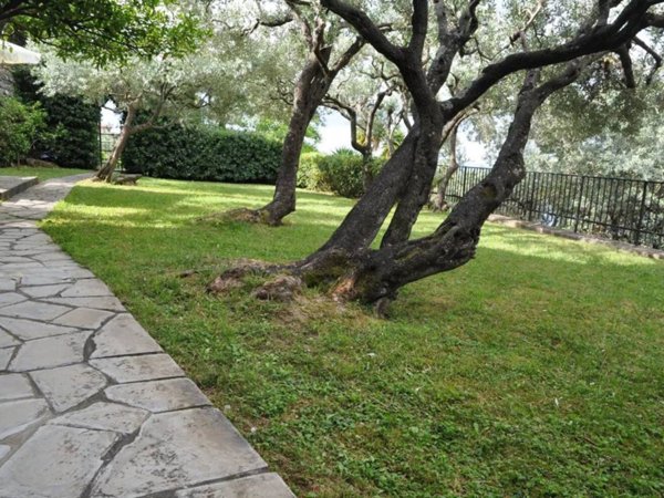 casa indipendente in vendita a Recco in zona Polanesi
