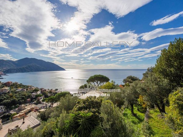 casa indipendente in vendita a Recco in zona Polanesi