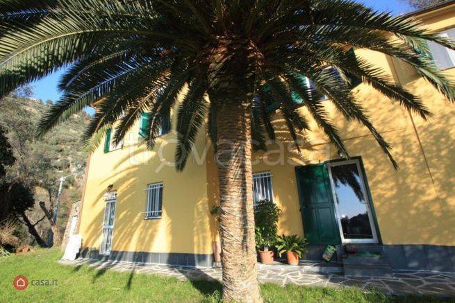 casa indipendente in vendita a Recco