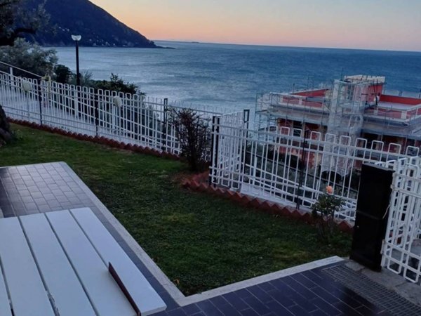 appartamento in vendita a Recco in zona Polanesi