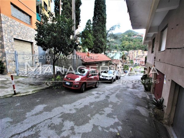 locale commerciale in vendita a Recco