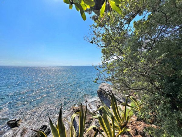 casa indipendente in vendita a Recco