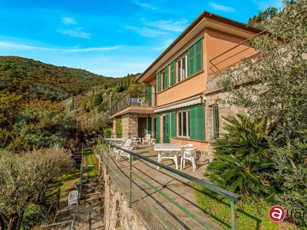 casa indipendente in vendita a Recco
