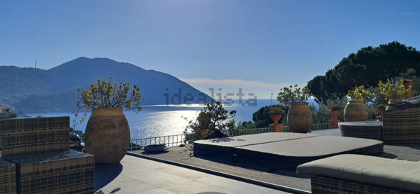 casa indipendente in vendita a Recco in zona Polanesi