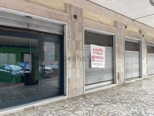 locale commerciale in vendita a Recco