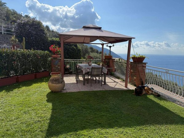 casa indipendente in vendita a Recco